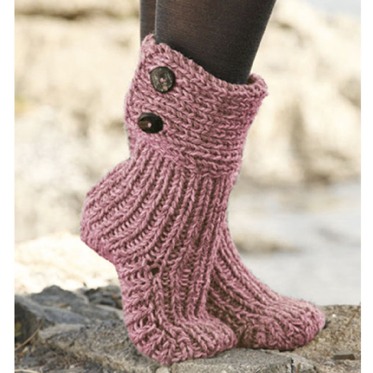 Модели носок спицами. Модные вязаные носки. Необычные вязаные носки. Дизайнерские вязаные носки. Вязаные необычные носки женские.