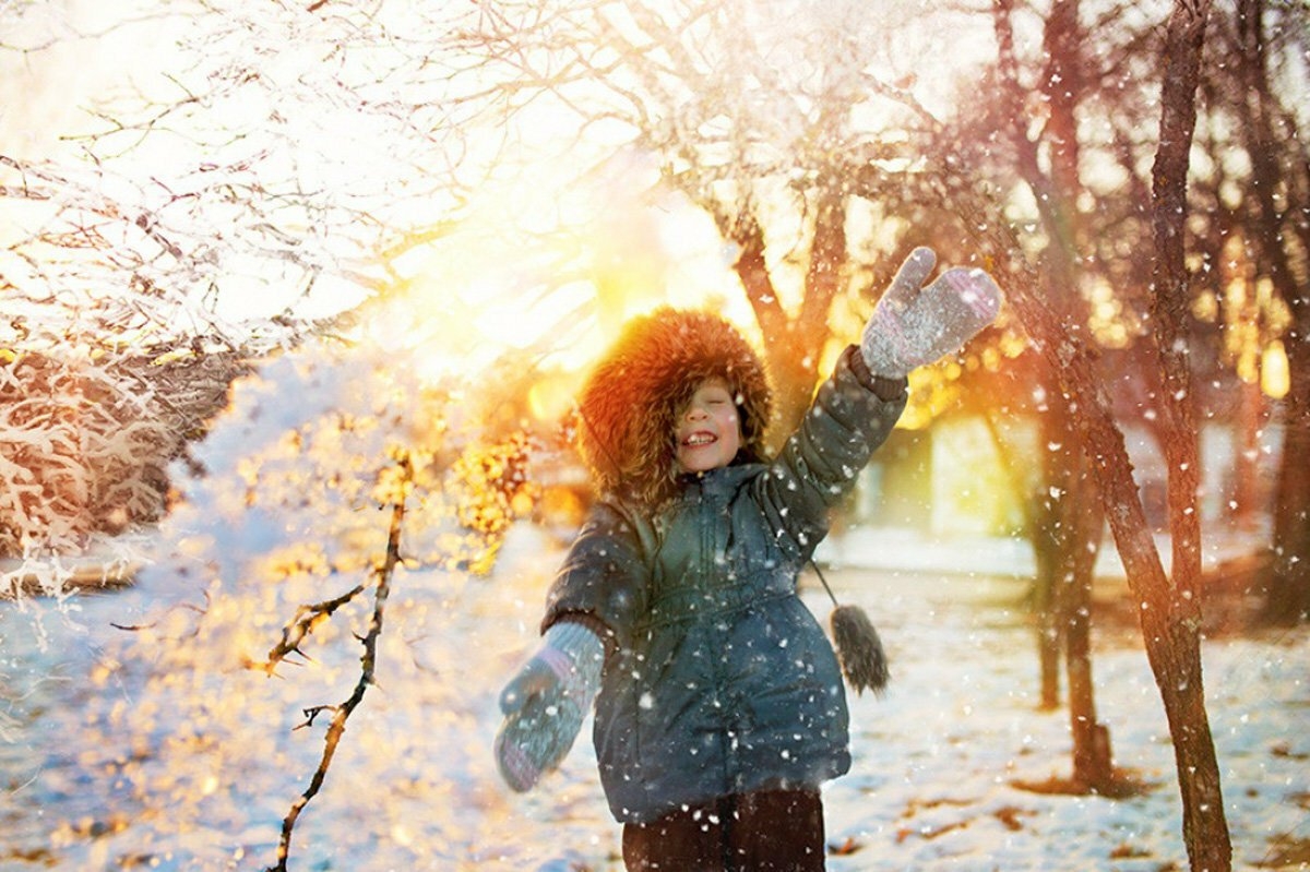Весенние теплые яркие солнца. Радость зимой. Радость жизни зимой. Теплая зима. Зимнее настроение.