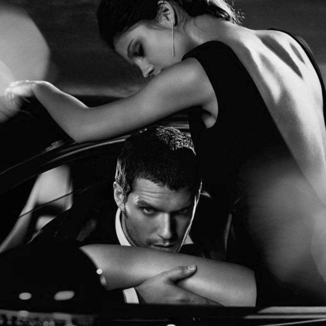 Люблю жестких мужчин. Страсть в автомобиле. Мужчина и женщина страсть. Мужская страсть.