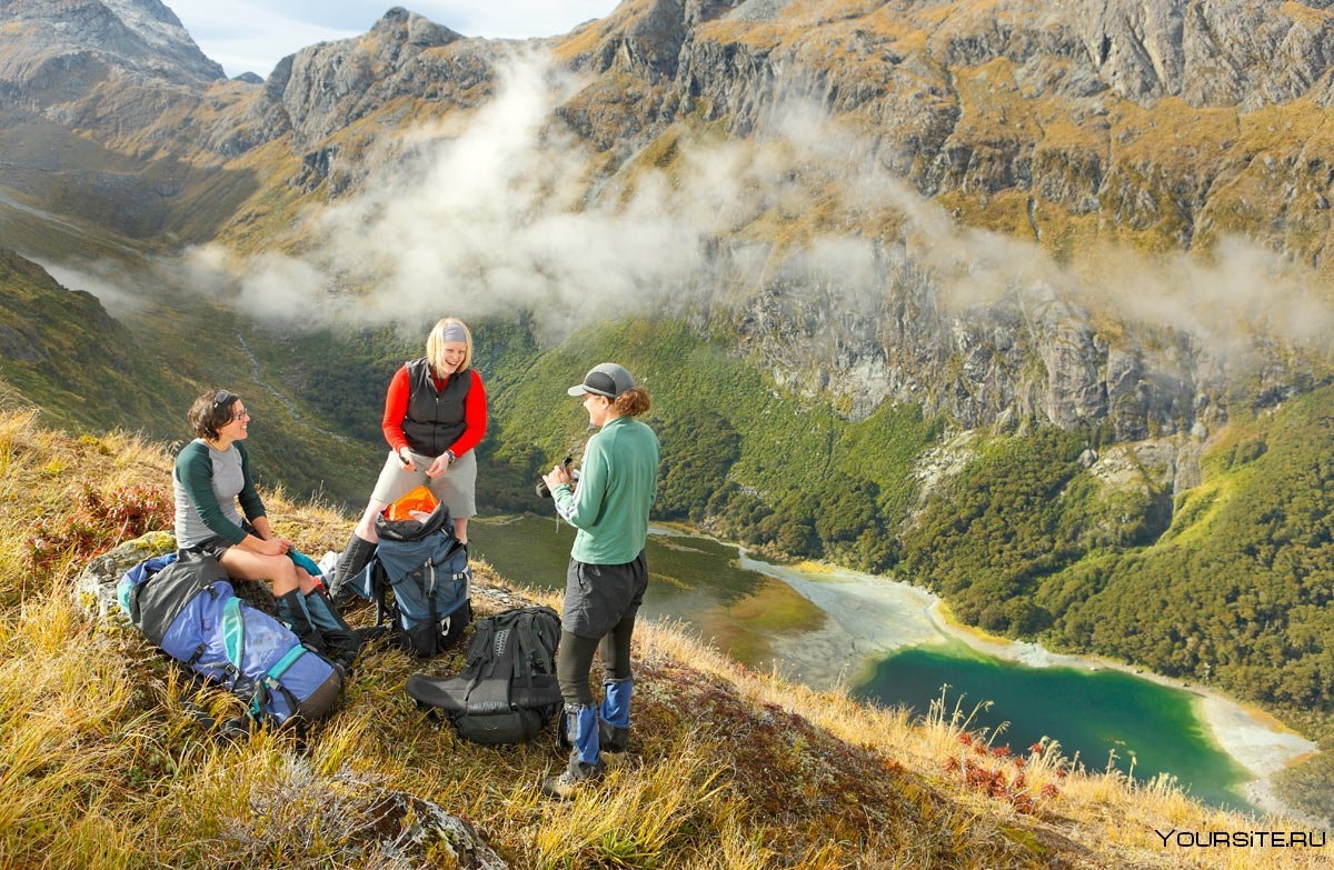 Adventure net. Новая Зеландия экотуризм. Туристская тропа новая Зеландия. Треккинг-прогулки Татев. Поход в горы.