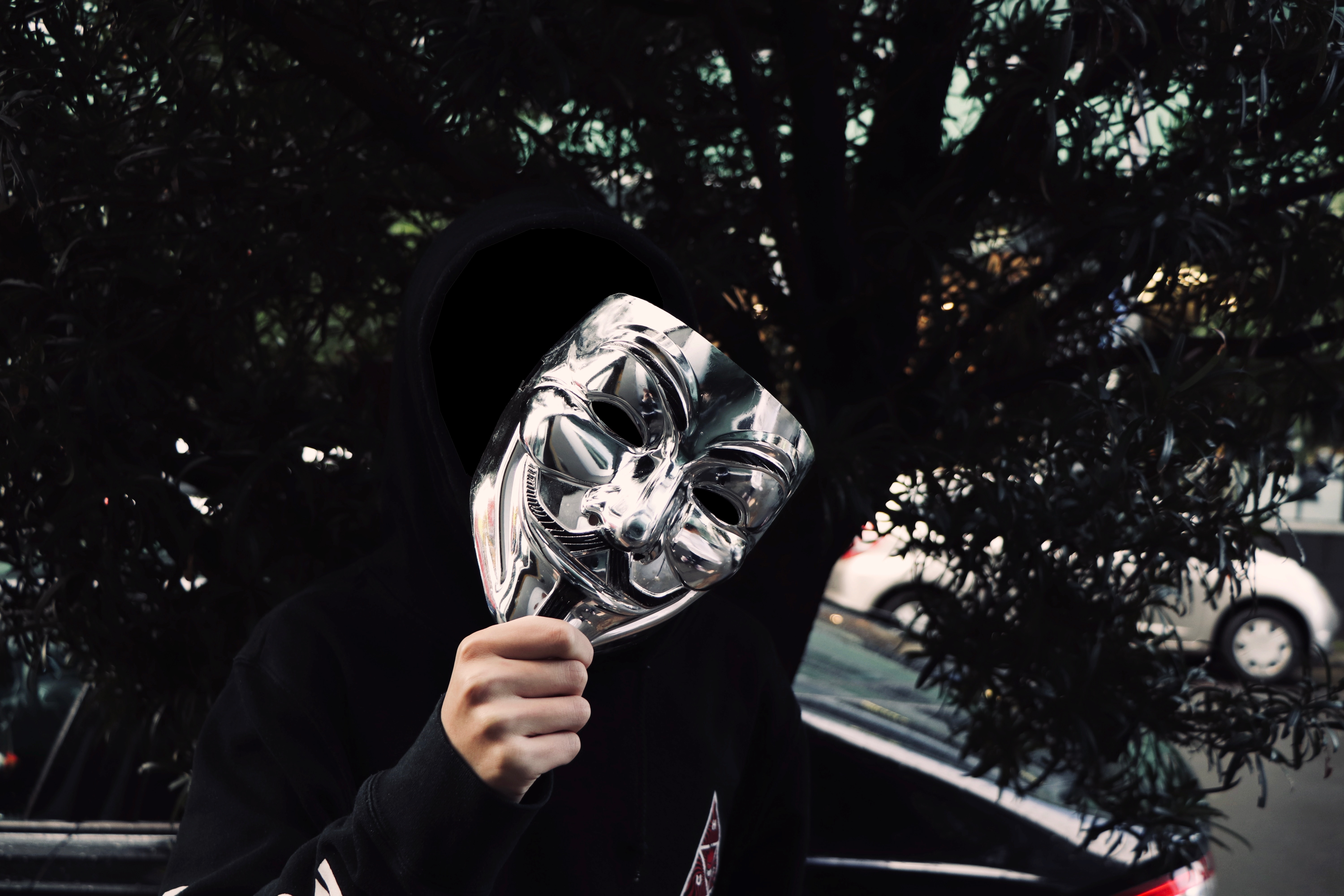 Ночь масок и ножей. Маска Анонимуса серебро. Парень в маске. Крутые маски. Пацан в маске.