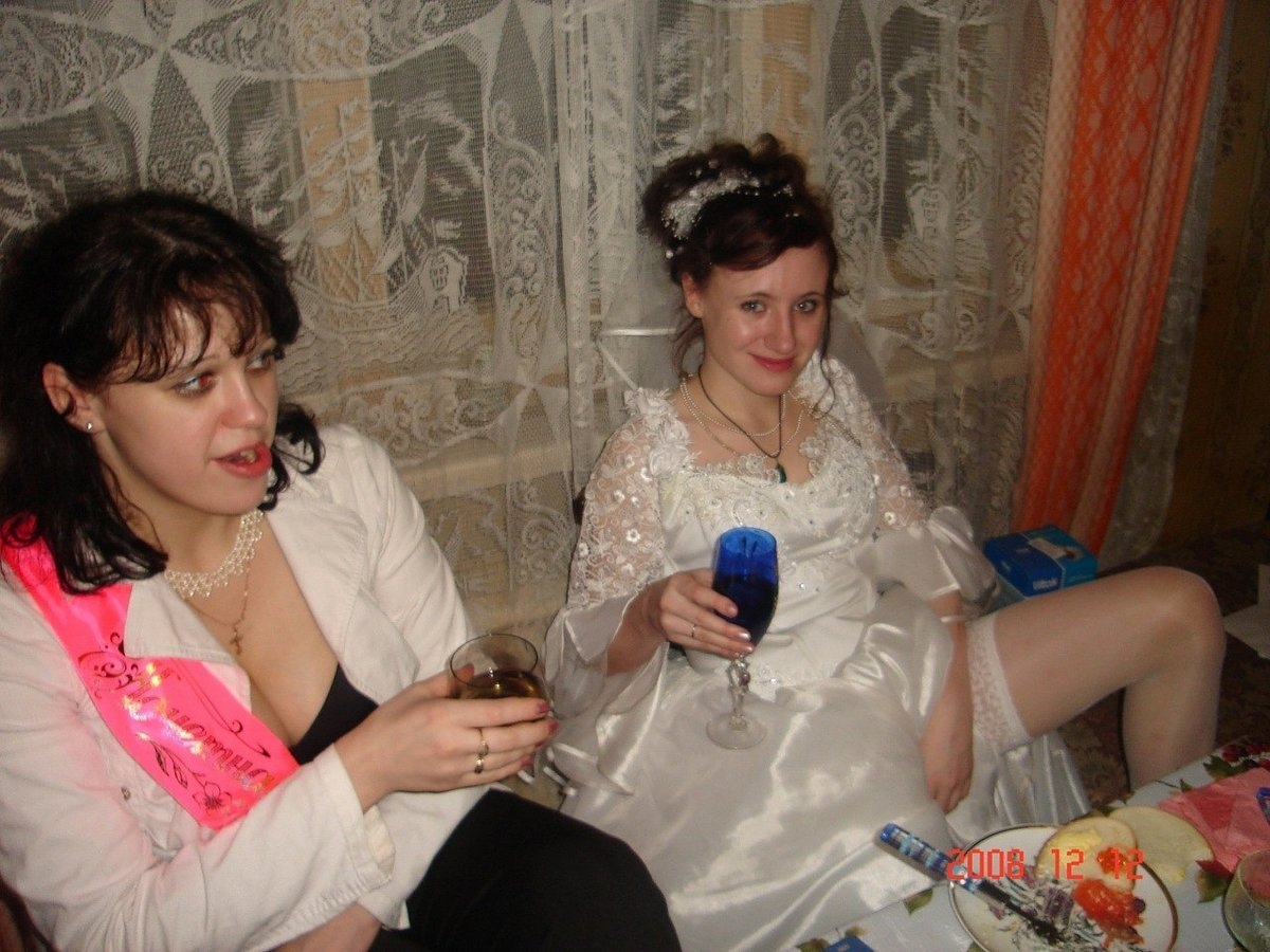Бухие русские жены. Пьяные невесты. Сельская невеста. Деревенская свадьба.