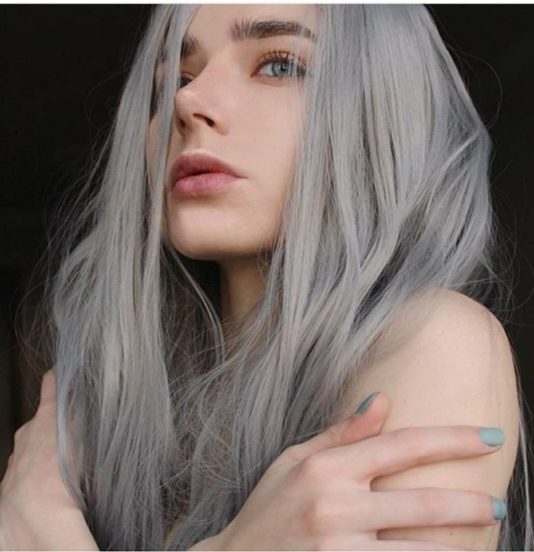 Серый цвет волос у девушек