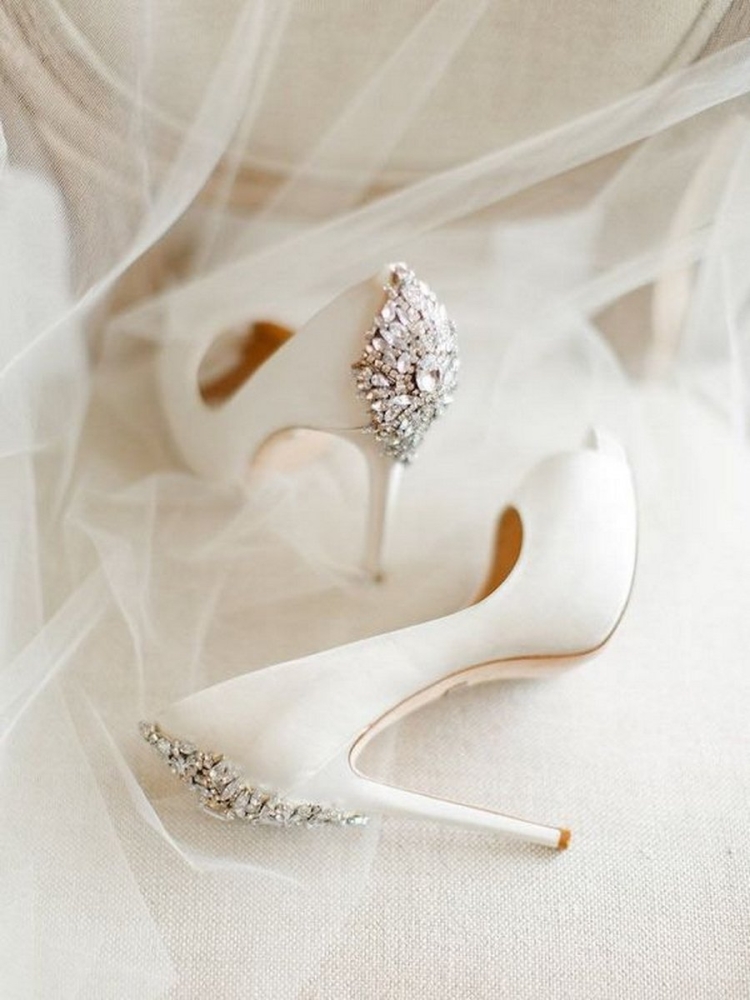 Атласные свадебные туфли
