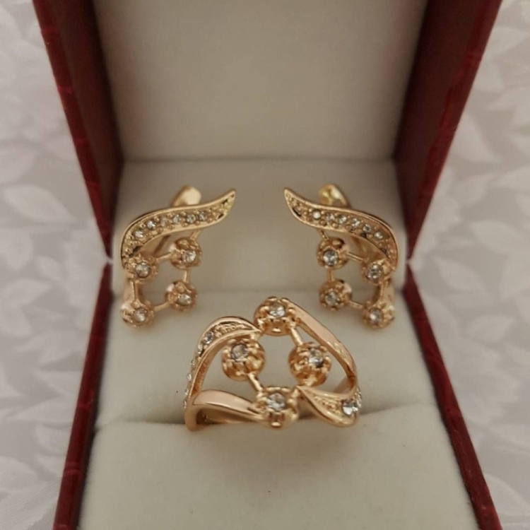 Золотой комплект серьги и кольцо